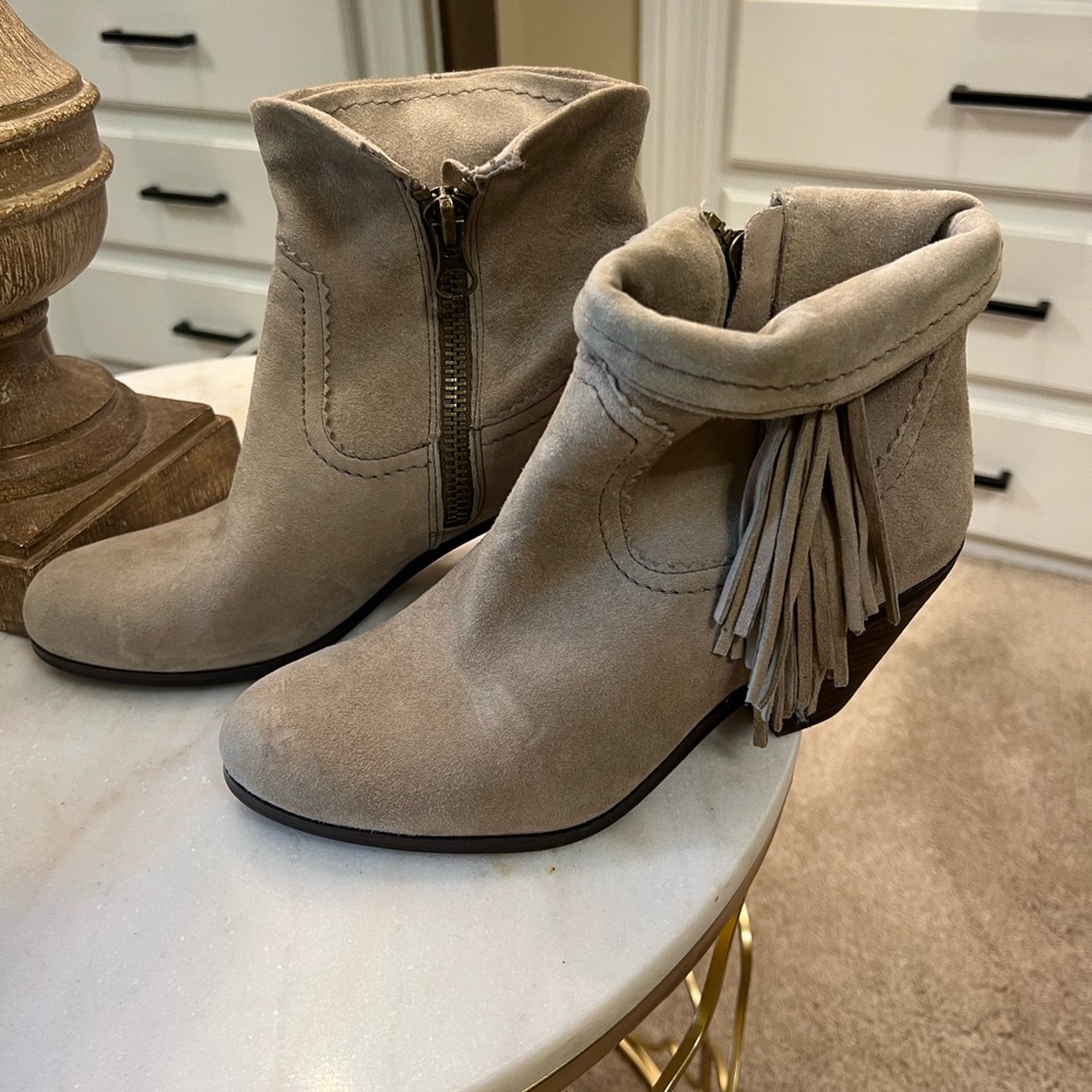Sam Edelman Taupe Suede Ankle Boots with Fringe New never worn